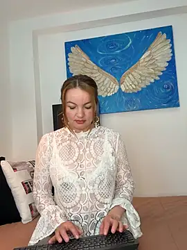 Snapshot of Viictoria-Jones chatting on 8, 4, 2026 Viictoria-Jones online show from 8, 4, 2026