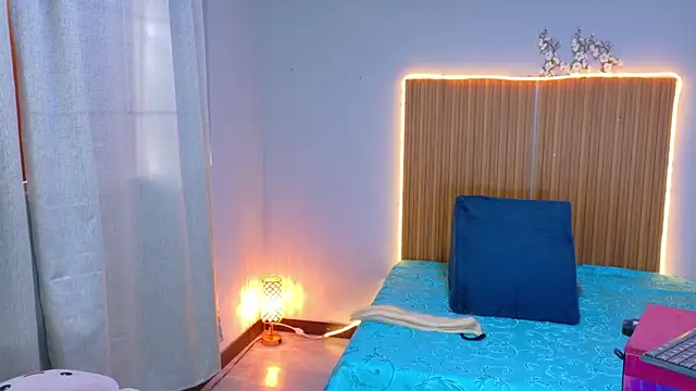 CIccioline pussyGolden online show from 2, 5, 2026