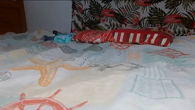 Snapshot of smallvioleta69 chatting on 6, 4, 2026 smallvioleta69 online show from 6, 4, 2026