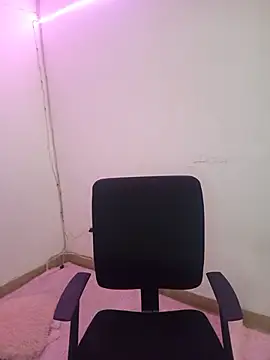 Snapshot of PamelaThoms chatting on 8, 4, 2026 PamelaThoms online show from 8, 4, 2026