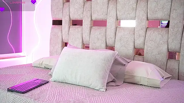 Snapshot of Fernanda_thail_ chatting on 7, 3, 2026 Fernanda thail online show from 7, 3, 2026