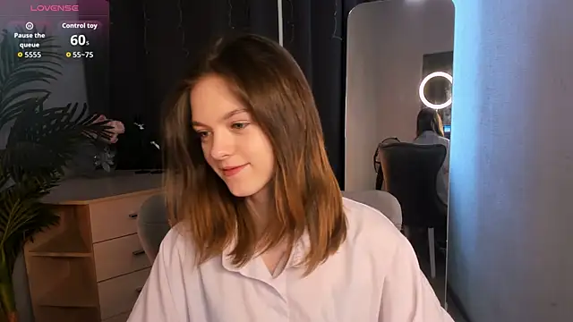  Molly Coy  online show from 24, 5, 2026