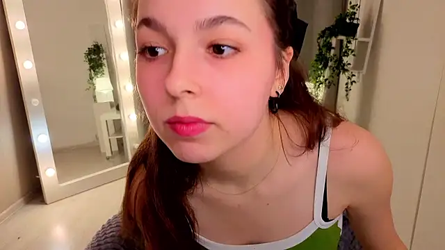 Snapshot of BellaThery chatting on 23, 2, 2026 BellaThery online show from 23, 2, 2026