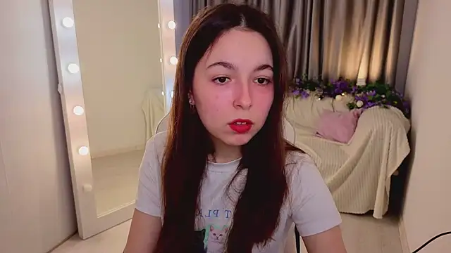 Snapshot of BellaThery chatting on 21, 3, 2026 BellaThery online show from 21, 3, 2026