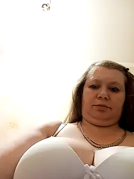 Snapshot of KiraStanton chatting on 2, 4, 2026 KiraStanton online show from 2, 4, 2026