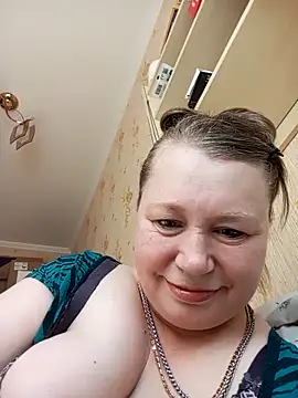 Snapshot of KiraStanton chatting on 6, 4, 2026 KiraStanton online show from 6, 4, 2026