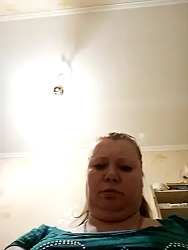 KiraStanton online show from 10, 5, 2026
