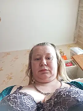 KiraStanton online show from 19, 5, 2026
