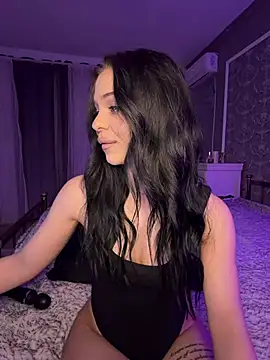 Olivia Noor online show from 16, 5, 2026