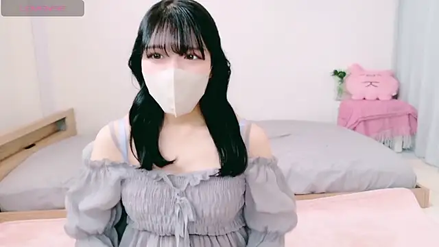 natsuka-chan online show from 11, 4, 2026