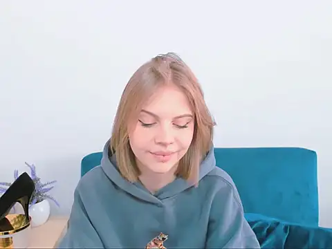 StormiSmooth online show from 2, 4, 2026