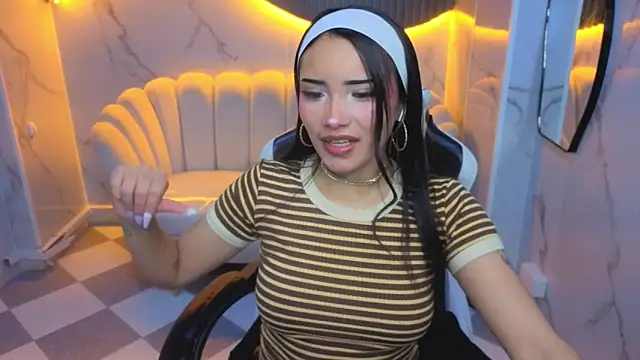 Snapshot of Daphne_nicole_b chatting on 15, 3, 2026 Daphne nicole b online show from 15, 3, 2026