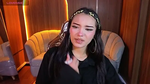 Snapshot of Daphne_nicole_b chatting on 9, 6, 2026 Daphne nicole b online show from 9, 6, 2026