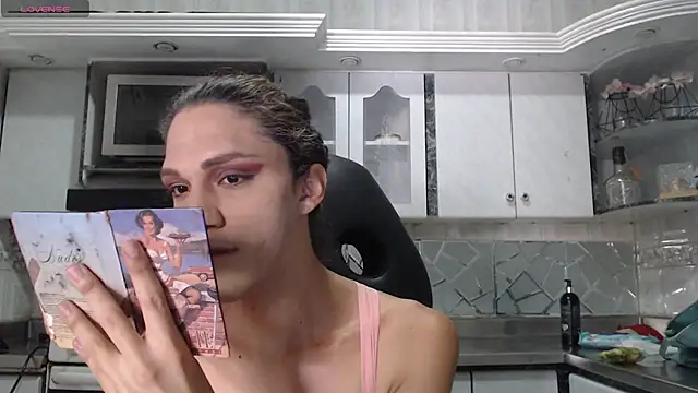 CrisOzzz online show from 8, 5, 2026
