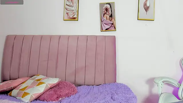 Zoow bluussh online show from 14, 4, 2026