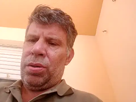 Snapshot of stud2512 chatting on 18, 6, 2026 stud2512 online show from 18, 6, 2026