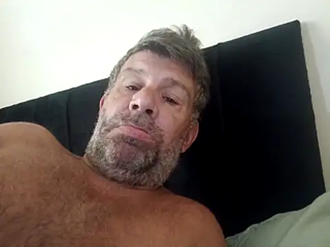 Snapshot of stud2512 chatting on 1, 7, 2026 stud2512 online show from 1, 7, 2026