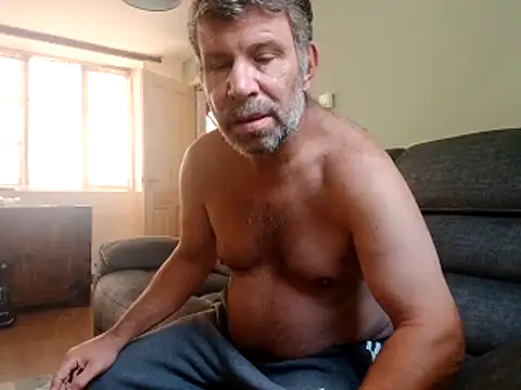 Snapshot of stud2512 chatting on 2, 7, 2026 stud2512 online show from 2, 7, 2026