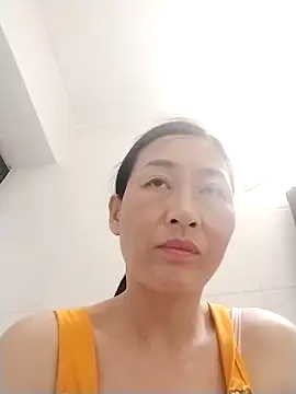 Snapshot of lris-Beauty77 chatting on 2, 4, 2026 lris-Beauty77 online show from 2, 4, 2026