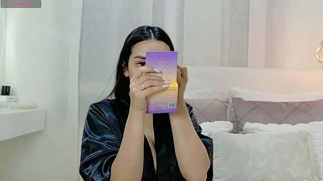 Snapshot of malak_haddad chatting on 10, 3, 2026 malak haddad online show from 10, 3, 2026