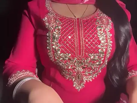 Avneet kaurr1 online show from 7, 4, 2026