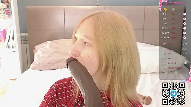 Snapshot of Mira_Berto chatting on 12, 4, 2026 Mira Berto online show from 12, 4, 2026