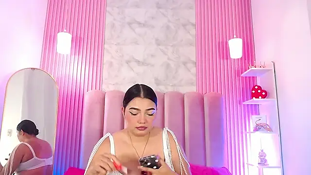 ArianaRougee online show from 19, 5, 2026