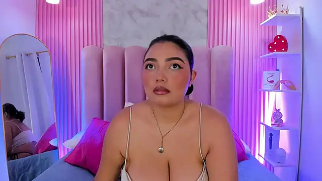 Snapshot of ArianaRougee chatting on 23, 6, 2026 ArianaRougee online show from 23, 6, 2026