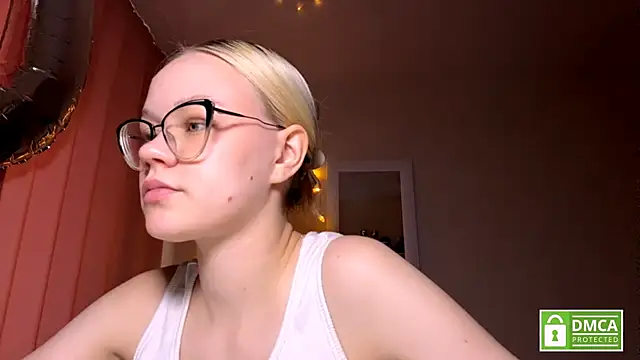 MiaCashe online show from 10, 5, 2026