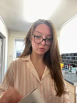 Snapshot of Bellesweett chatting on 8, 4, 2026 Bellesweett online show from 8, 4, 2026