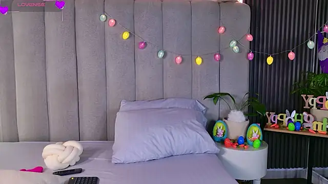 Snapshot of AlessiaAuren chatting on 28, 3, 2026 AlessiaAuren online show from 28, 3, 2026