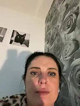 Grizzlybrizzles online show from 13, 5, 2026