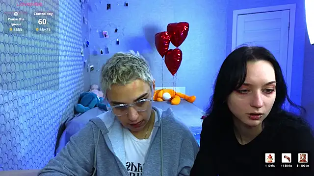 Snapshot of LuxuryLoverss chatting on 3, 3, 2026 LuxuryLoverss online show from 3, 3, 2026