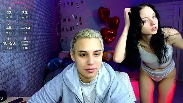 Snapshot of LuxuryLoverss chatting on 5, 3, 2026 LuxuryLoverss online show from 5, 3, 2026