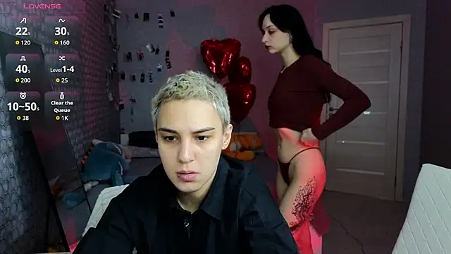 Snapshot of LuxuryLoverss chatting on 9, 3, 2026 LuxuryLoverss online show from 9, 3, 2026