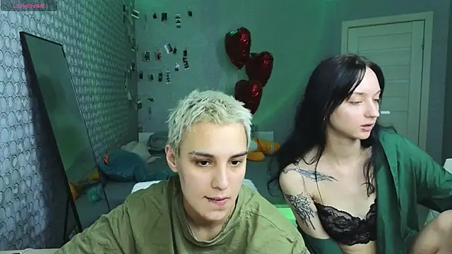 Snapshot of LuxuryLoverss chatting on 11, 3, 2026 LuxuryLoverss online show from 11, 3, 2026