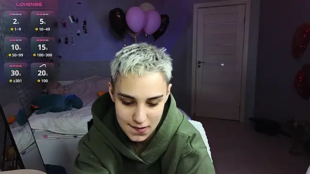 Snapshot of LuxuryLoverss chatting on 25, 3, 2026 LuxuryLoverss online show from 25, 3, 2026