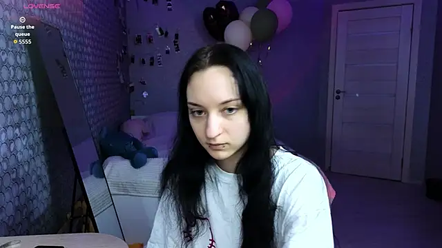 Snapshot of LuxuryLoverss chatting on 28, 3, 2026 LuxuryLoverss online show from 28, 3, 2026