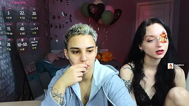 Snapshot of LuxuryLoverss chatting on 31, 3, 2026 LuxuryLoverss online show from 31, 3, 2026