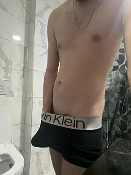 Snapshot of Vireontr1 chatting on 9, 3, 2026 Vireontr1 online show from 9, 3, 2026