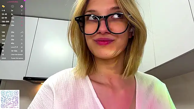 Snapshot of Carolini_i chatting on 31, 5, 2026 Carolini i online show from 31, 5, 2026