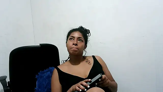 Snapshot of Couplesweethot chatting on 15, 4, 2026 Couplesweethot online show from 15, 4, 2026