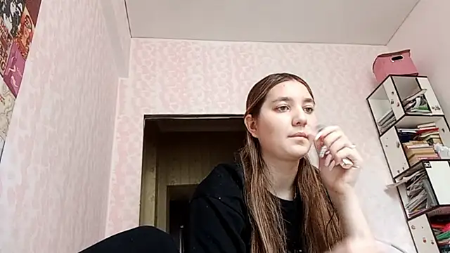 Snapshot of JanineThielman chatting on 28, 4, 2026 JanineThielman online show from 28, 4, 2026