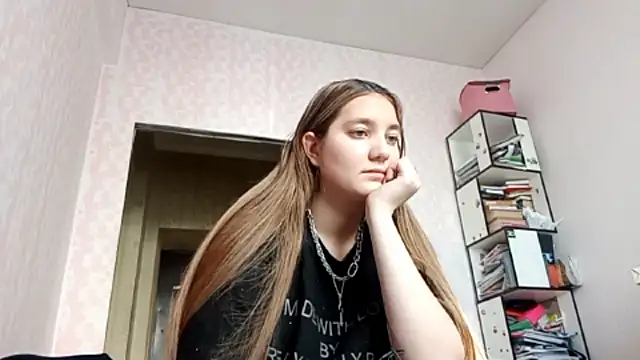 Snapshot of JanineThielman chatting on 29, 4, 2026 JanineThielman online show from 29, 4, 2026