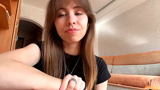 SerenaHawthorne online show from 17, 3, 2026