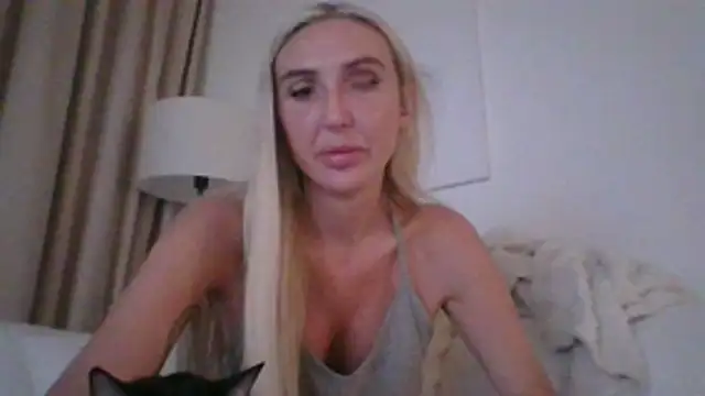 Snapshot of kinkykara25 chatting on 7, 3, 2026 kinkykara25 online show from 7, 3, 2026