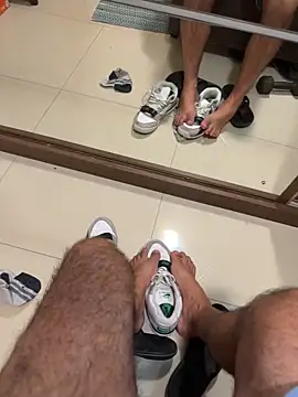 Shy feet online show from 23, 2, 2026