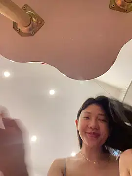 Snapshot of Miumieu2 chatting on 16, 3, 2026 Miumieu2 online show from 16, 3, 2026