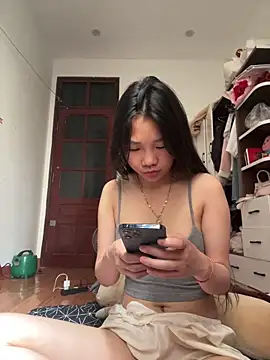 Snapshot of Miumieu2 chatting on 6, 4, 2026 Miumieu2 online show from 6, 4, 2026