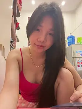 Snapshot of Miumieu2 chatting on 17, 4, 2026 Miumieu2 online show from 17, 4, 2026